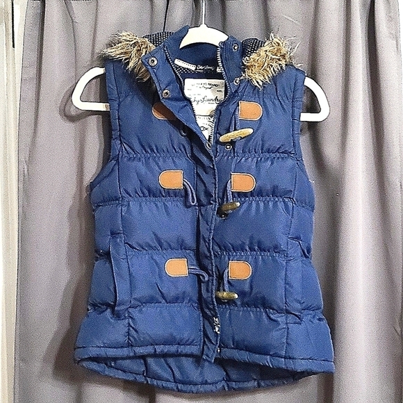 Tokyo Laundry Puffy Vest Navy Hooded Faux Fur Trim Winter Size Small EUC - Picture 1 of 12
